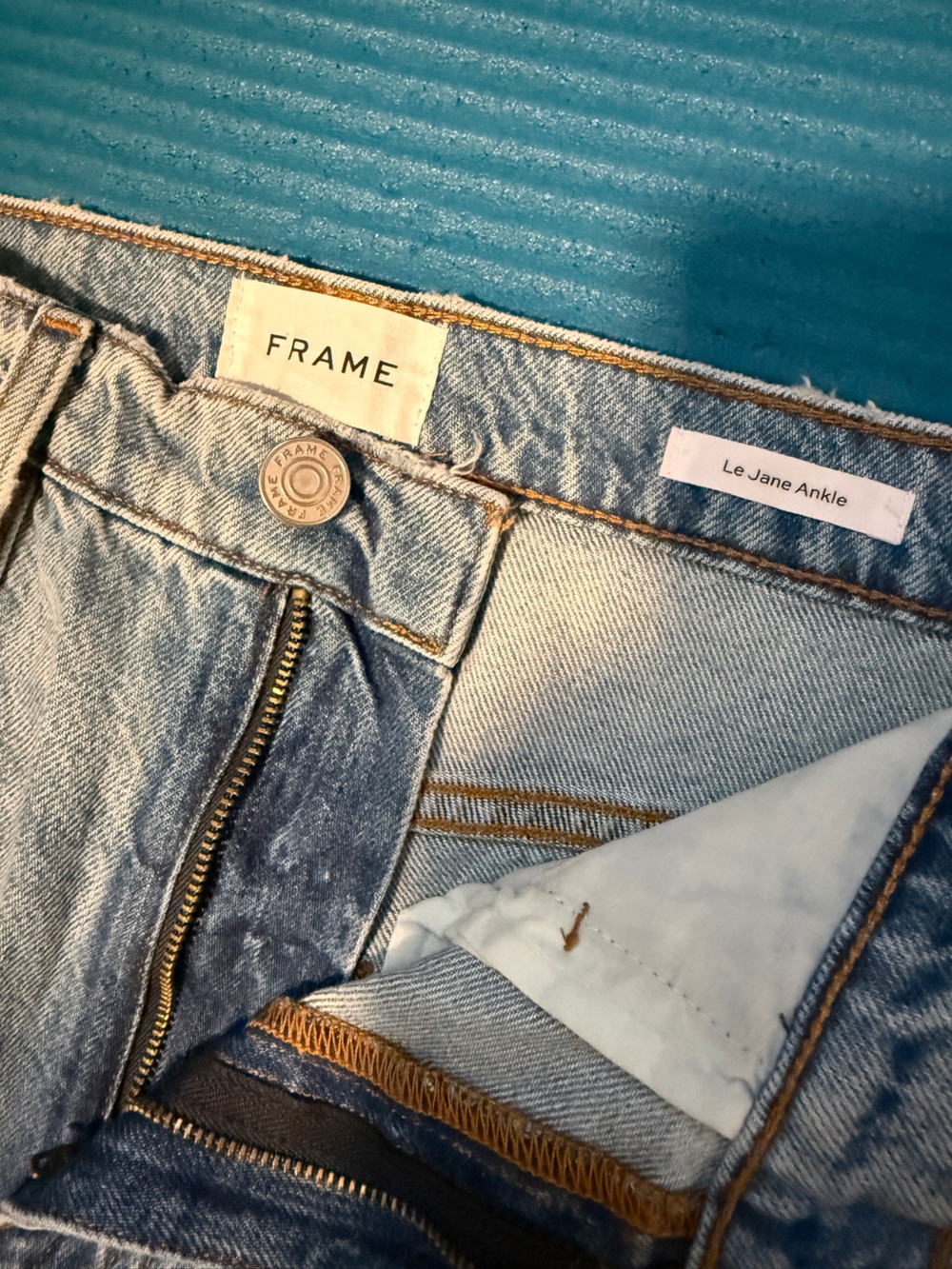 Frame Denim “Le Jane” Light Blue Straight-Leg Women’s Jeans
